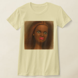 Camiseta Cara de boneca Meme nojenta engraçada Pele Morena 
