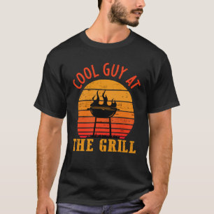 Camiseta Cara legal no grelhador de grelhar carne