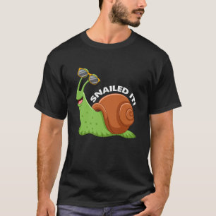 Camiseta Caracol lento com óculos escuros Ventilador