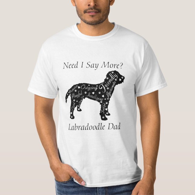 Camiseta Características de Labradoodle Mãe/Pai Preciso Diz (Frente)