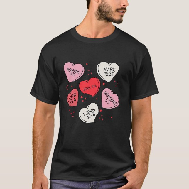 Camiseta Caramelos Com Bíblia Versa Namorados Cristã (Frente)