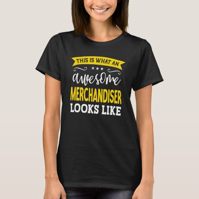 Camiseta Cargo Merchandiser Título do Funcionário Funny Wor (Frente)