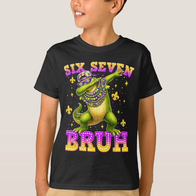 Camiseta Carnaval Seis Sete 67 Irmão Dabbing Jacaré Mar (Frente)