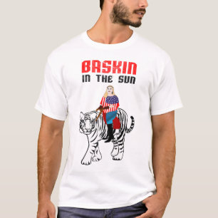 Camiseta Carol Baskin, a Rainha Tigre, aproveitando a caron