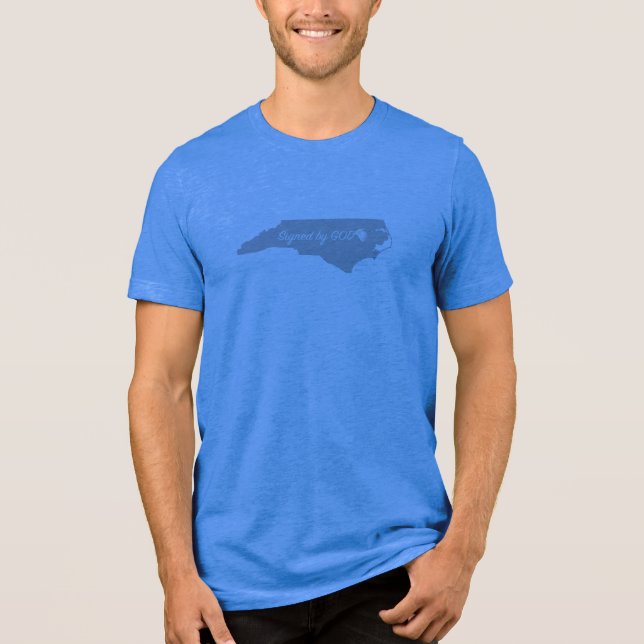 Camiseta Carolina do Norte Assinada por Deus (Frente)