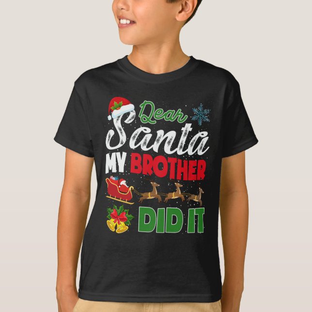 Camiseta Caros Papais noeis, Meu Irmão Fez Um Natal Malvado (Frente)
