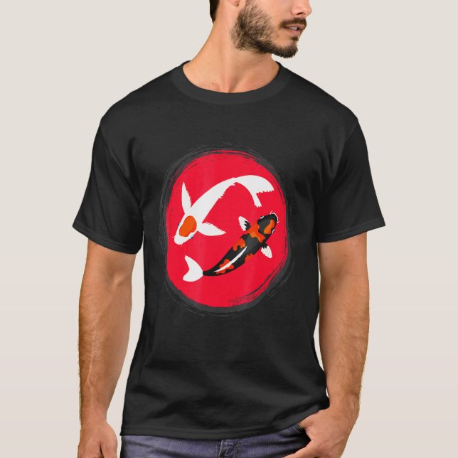 Camiseta Carpa Japonesa Com Desenho da Bandeira Japonesa (Frente)