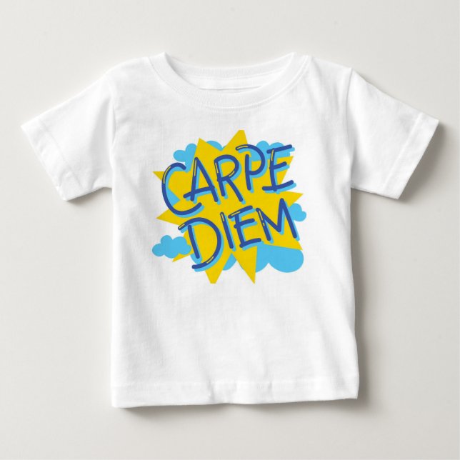 Camiseta Carpe Diem: Edição do Pequeno Aventurador (Frente)