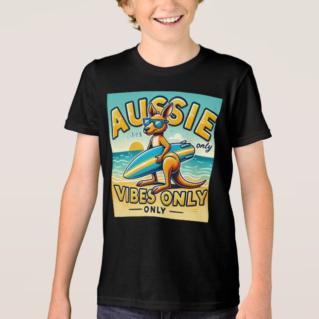 Camiseta Cartoon Kangaroo Surfing Graphic Tee for Beach Lov (Frente)