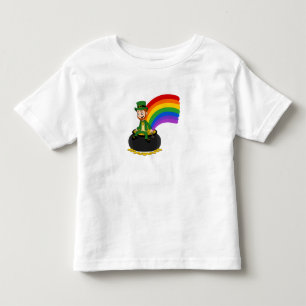 Camiseta Cartoon leprechaun sentado sobre um pote de ouro