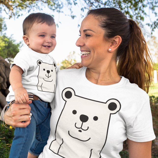 Camiseta Cartoon Teddy Bear (Smiling mom and baby in teddy bear tshirt)