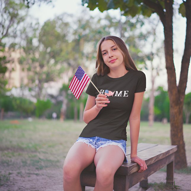 Camiseta Casa feminina dos EUA Mapa da bandeira americana 4 (Casual Women Home USA Map American Flag 4th July T-Shirt At A Park)