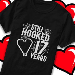 Camiseta Casado há 17 anos pescando furiosamente 17 anos