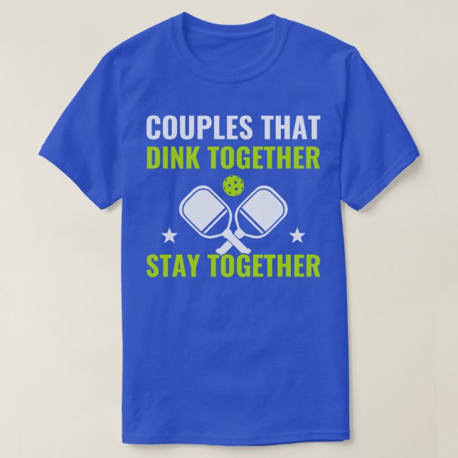 Camiseta Casais De Pickleball Que Dinjam Juntos Com Picles  (Frente do Design)