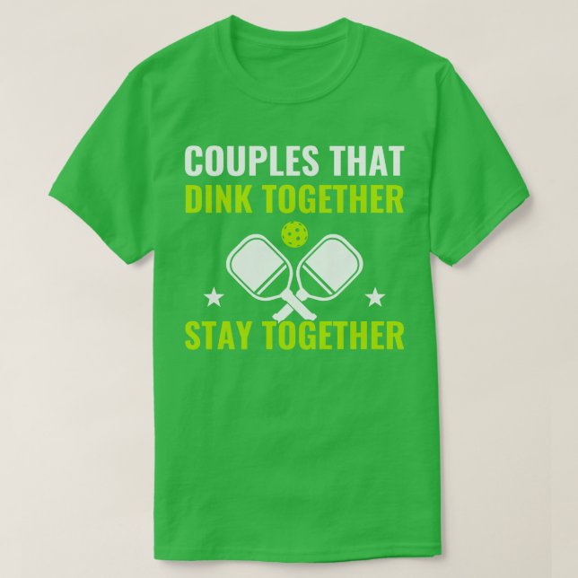 Camiseta Casais De Pickleball Que Dinjam Juntos Com Picles  (Frente do Design)