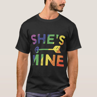 Camiseta Casal lésbica dá presentes que ela é a minha irmã 