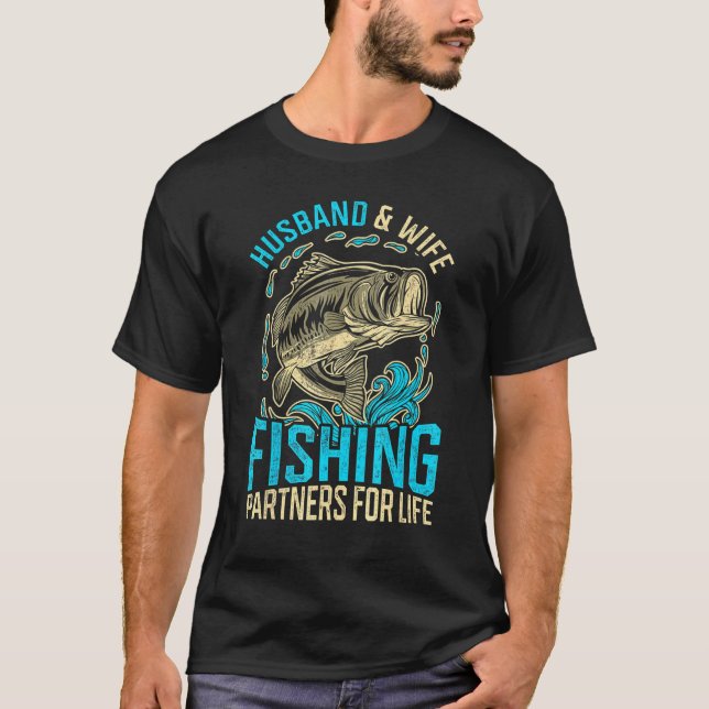 Camiseta Casal Pescando Marido Mulher Parceiro de Pesca (Frente)