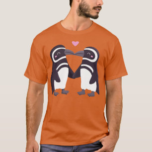 Camiseta Casal Pinguins de Beijo