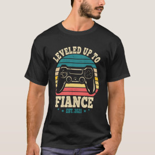 Camiseta Casal Recentemente Envolvido Para Ele Levado Até O