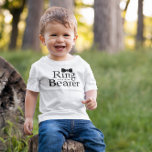 Camiseta Casamento com Arco de Matiz do Anel Bearer<br><div class="desc">arco preto com texto do portador do anel e personalização do nome</div>