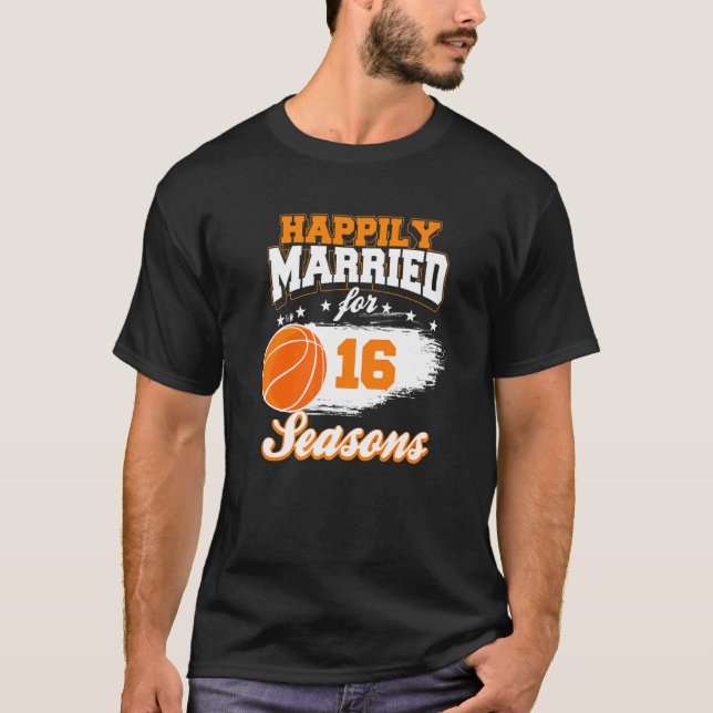 Camiseta Casamento de 16 anos, Basquete Casado com Cou (Frente)
