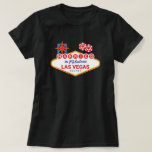 Camiseta Casamento de Las Vegas - Casal casado em Las Vegas<br><div class="desc">Planejando uma festa de solteira de Vegas ou se casando em Vegas? Esta design de casamento de Vegas é perfeita para uma recepção ou lua de mel em Vegas! Vire as cabeças na pista de Las Vegas, jogue no cassino, ou bebendo de dia num clube de Vegas! Apresenta design de...</div>