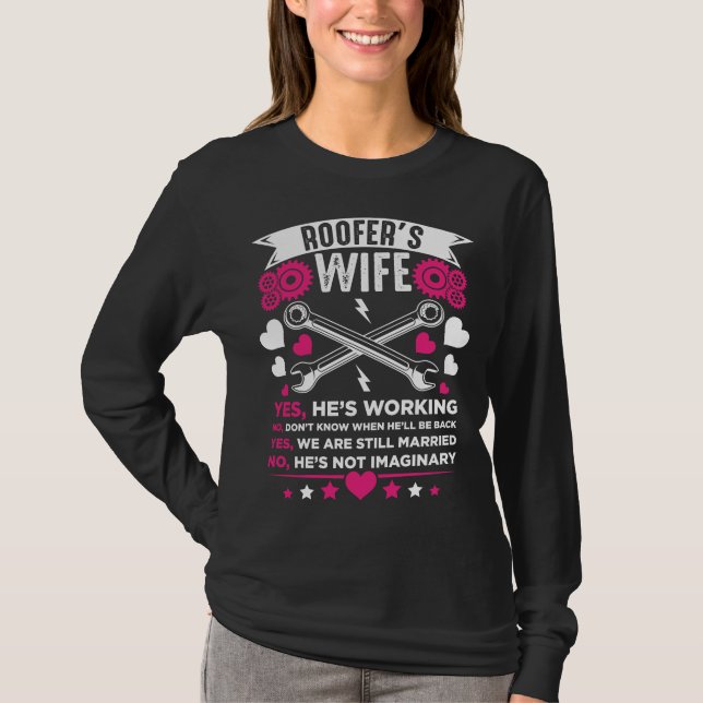 Camiseta Casamento de Namorada de esposas de Roofer (Frente)