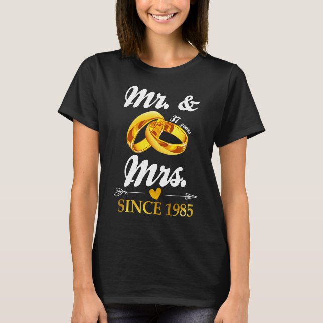 Camiseta Casou-se com Mr. & Mrs. desde 1985 Casal 37 (Frente)
