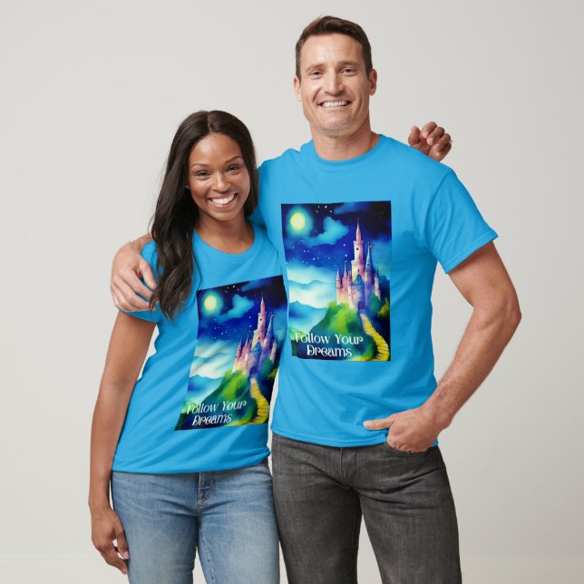 Camiseta Castelo em um Morro, Siga seus sonhos (Unissex)