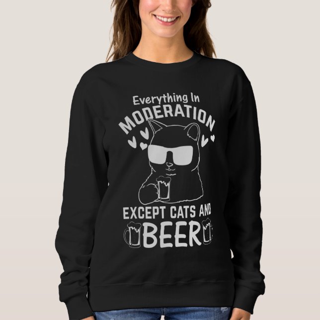 Camiseta Cat   I Everything In Moderation Except Cats and B (Frente)