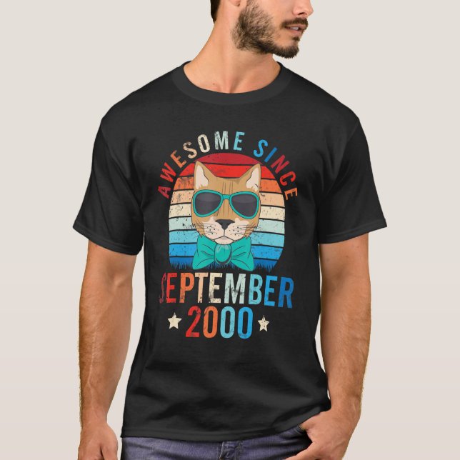 Camiseta Cat Incrível Desde setembro de 2000 Feliz Aniversá (Frente)