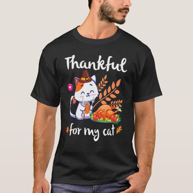 Camiseta Cat Pilgrim Comendo Abóbora Ação de Graças F (Frente)