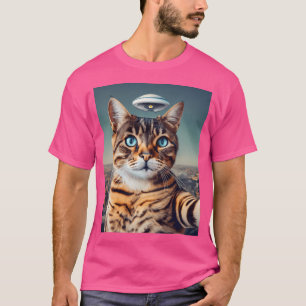 Camiseta Cat Selfie com Ufo