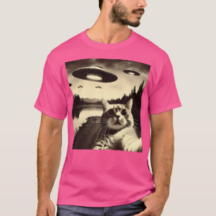 Camiseta Cat Selfie com Ufo