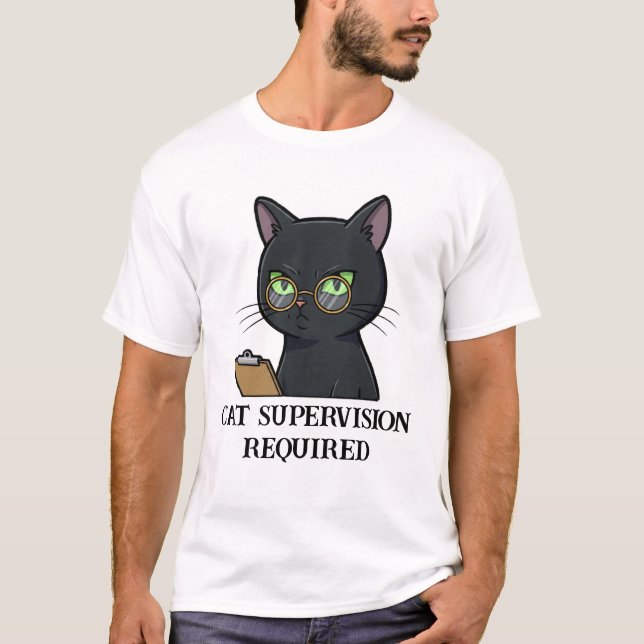 Camiseta Cat Supervision Requerida Gato Engraçado (Frente)