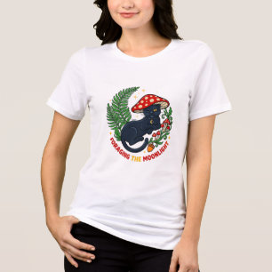 Camiseta Catia Preta e Cogumelo Forrageando a Luz da Lua Fe