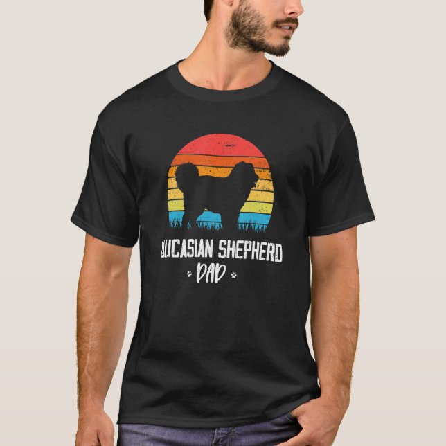 Camiseta Caucasian Shepherd Dad Retro Vintage (Frente)