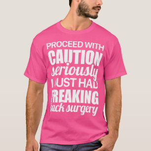 Camiseta Causa Engraçada Cirurgia nas costas