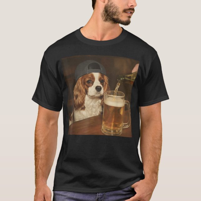 Camiseta Cavalier King Charles Bebendo Cerveja Meme de Cach (Frente)