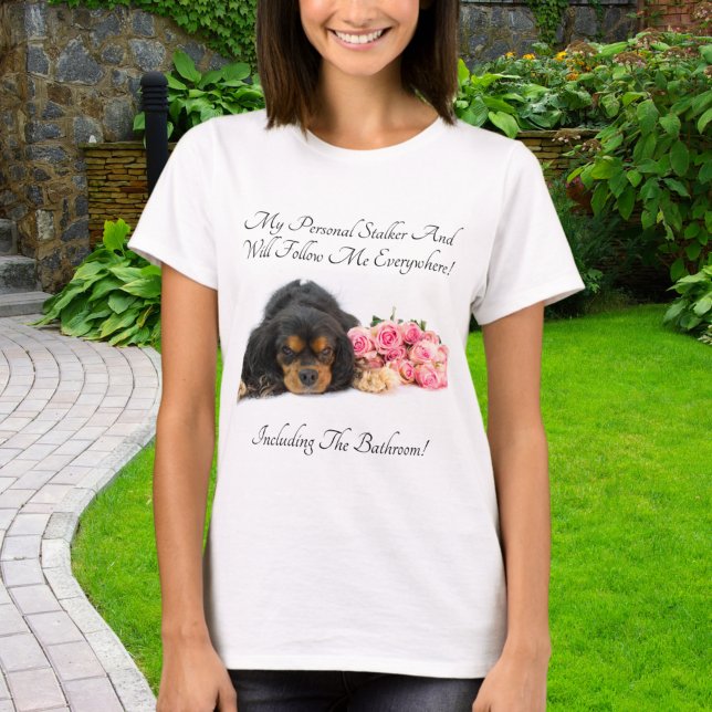 Camiseta Cavalier King Charles Com Rosas Stalker Pessoal (Criador carregado)