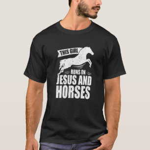 Camiseta Cavalo Andando Essa Garota Funciona Com Jesus E Ca