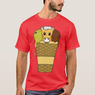 Camiseta Cavalo bonito numa caneca com creme de gelo