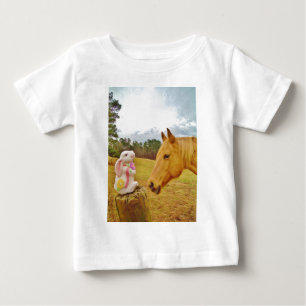 Camiseta Cavalo branco do coelho e do amarelo