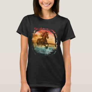 CAMISETA CAVALO CORRENDO NA PAISAGEM MARÍTIMA DA COSTA
