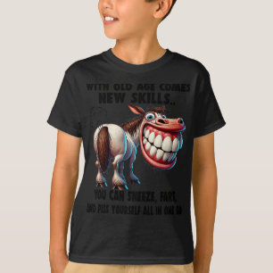 Camiseta Cavalo Fofo Com a Velhice Vêm Novas Habilidades Vo