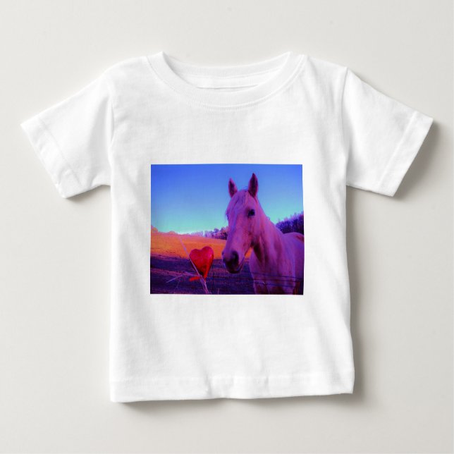 Camiseta Cavalo Marrom e Coração Vermelho (Frente)