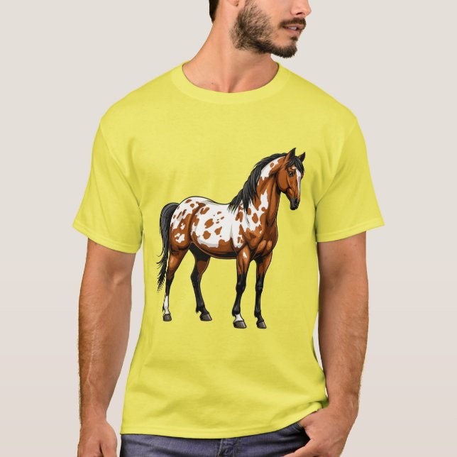 Camiseta Cavalo Paint Bold de Pé em Campo Gramado (Frente)