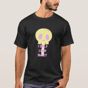 Camiseta Caveira E Ossos Eu Só Pareço Doce