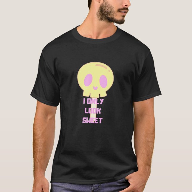 Camiseta Caveira E Ossos Eu Só Pareço Doce (Frente)