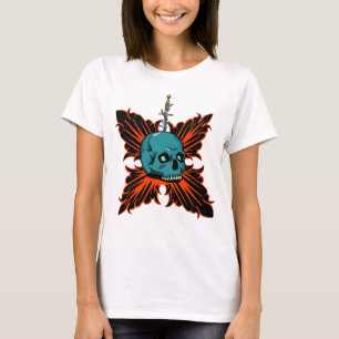Camiseta Caveira Gótica com Espada e Design Tribal Fiery